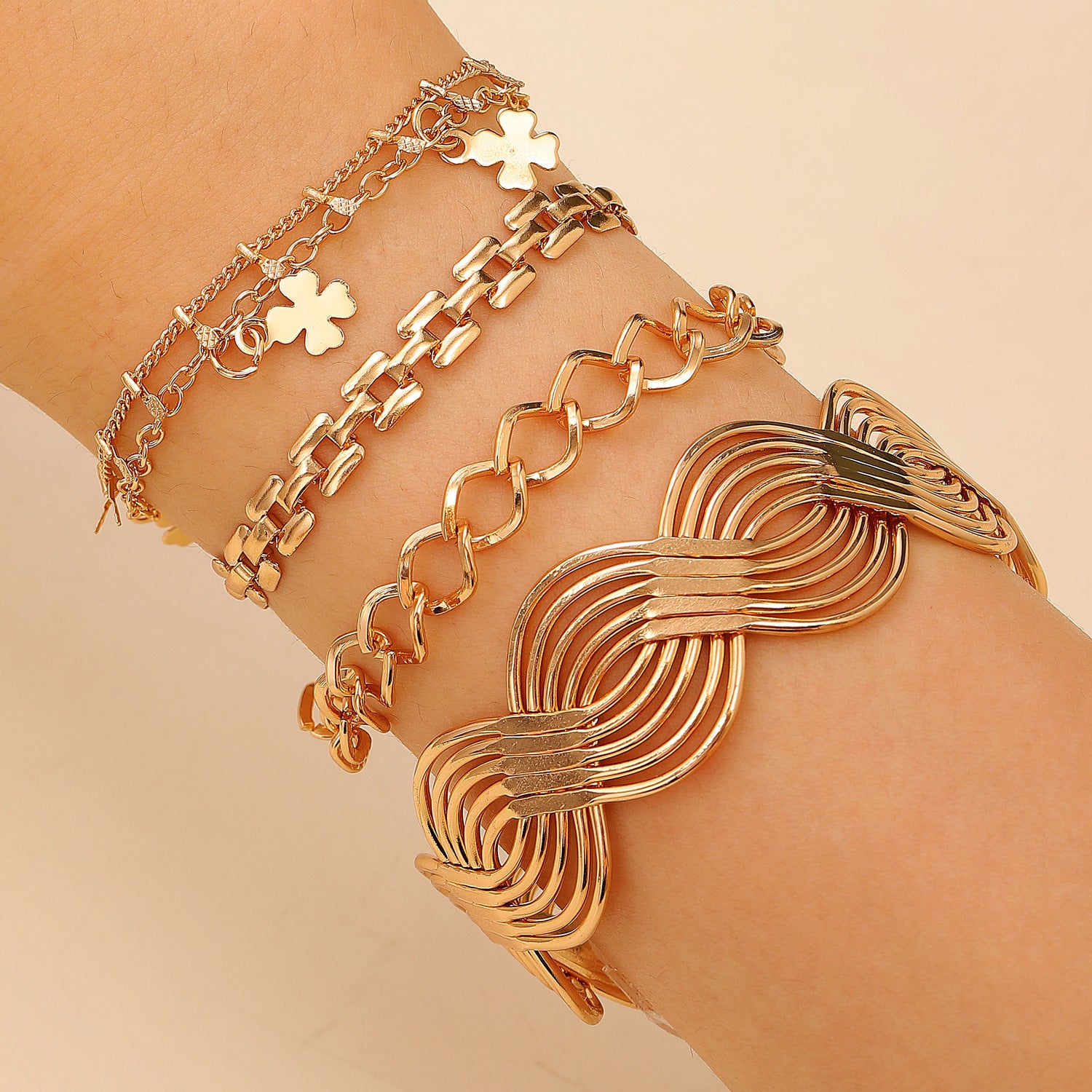 Women's Bohemian 8-Shaped Heart Alloy Bracelet