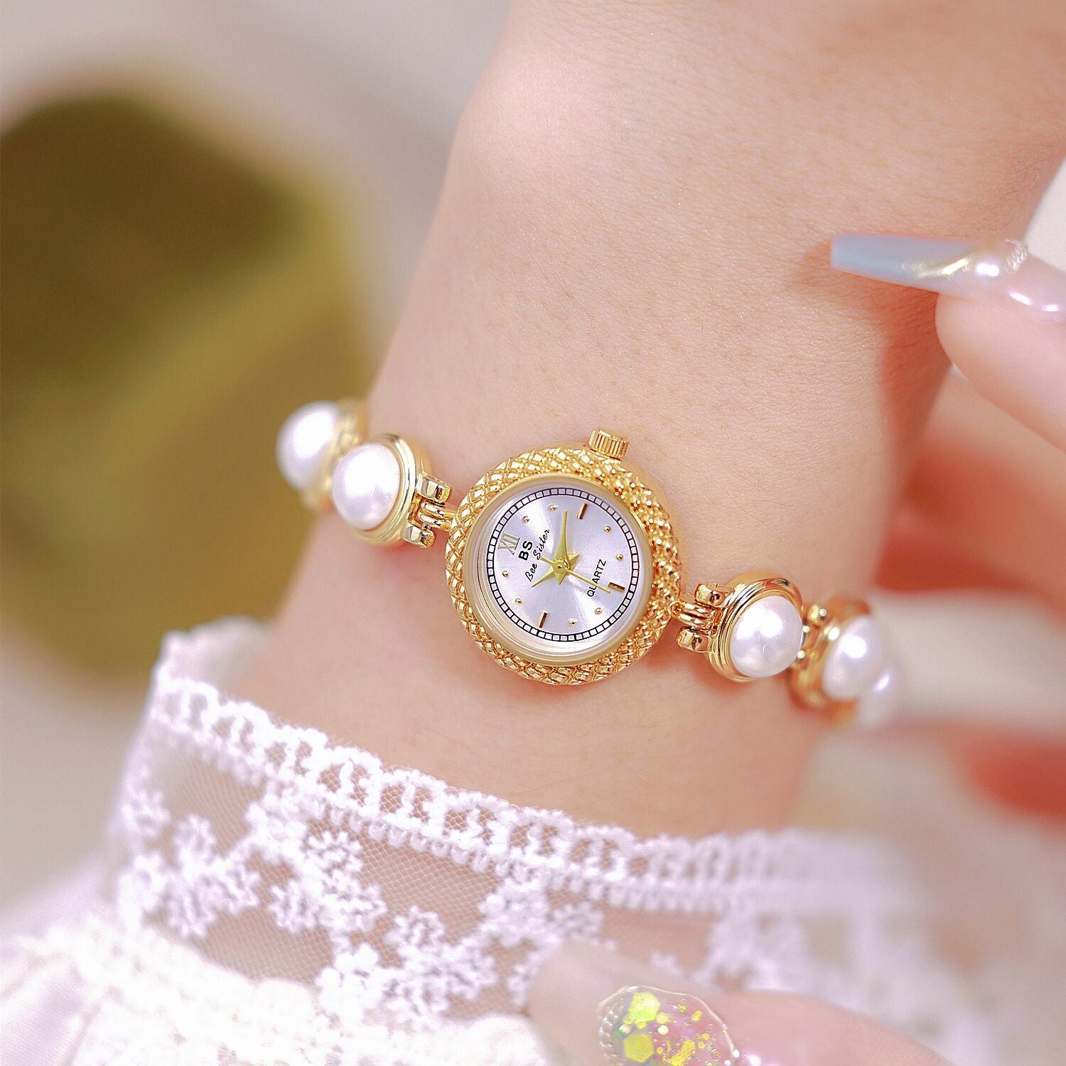 Women's Elegant Light Luxury Pearl Bracelet Watch