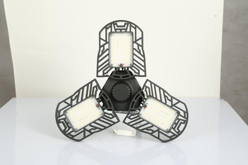 LED Garage Light E26 E27 80W 7000LM 6500K Garage Ceiling Light Deformable Workshop Lamp Die Cast Aluminum LED Ceiling Light Bulbs With 3 Adjustable Panels For Barn Shop Warehouse Workshop