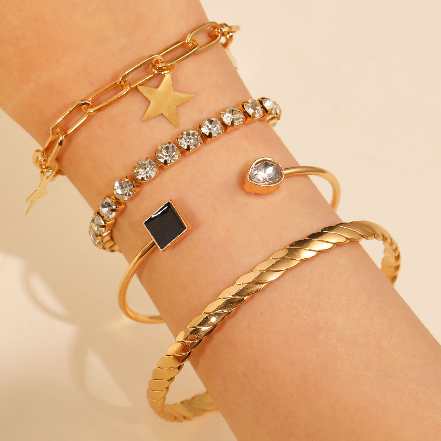 Women's Bohemian 8-Shaped Heart Alloy Bracelet